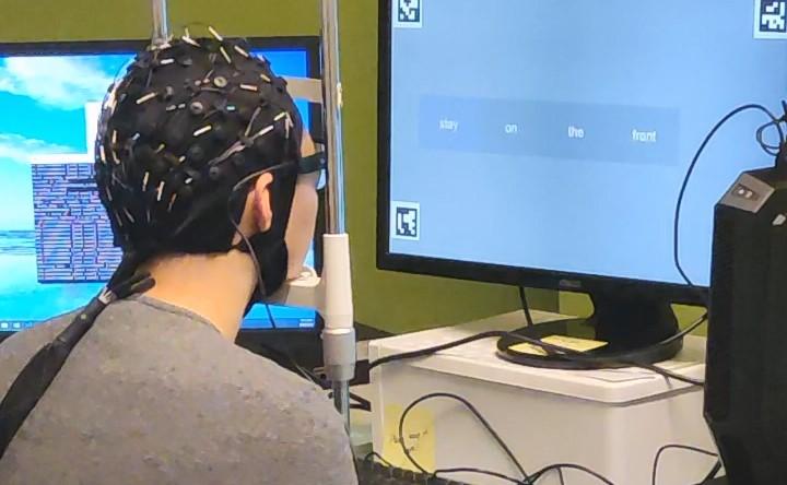 A researcher from the University of Technology Sydney tests new mind-reading technology.